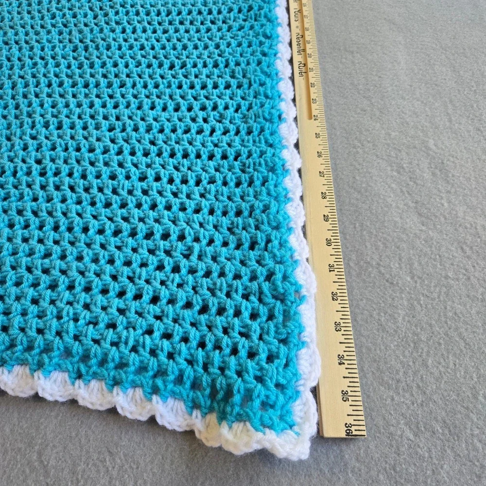 Unbranded Crochet Baby Blanket Unisex OS Turquoise Blue White Scalloped Afghan